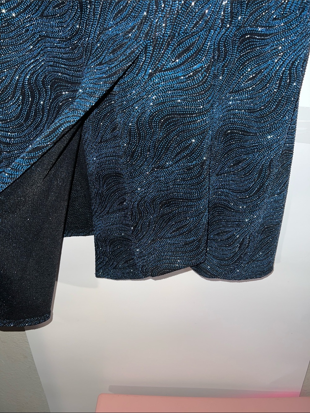 dressbarn Navy and Black Scoop Neck Short Sleeve Top with Metallic Detail - Picture 5 of 6